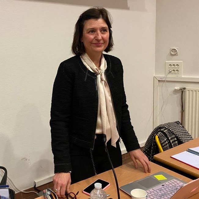 L'animatrice de cette journée, Marie Douris Docteur en droit –  Juriste consultante formatrice à l’Ecole Nationale de la Magistrature